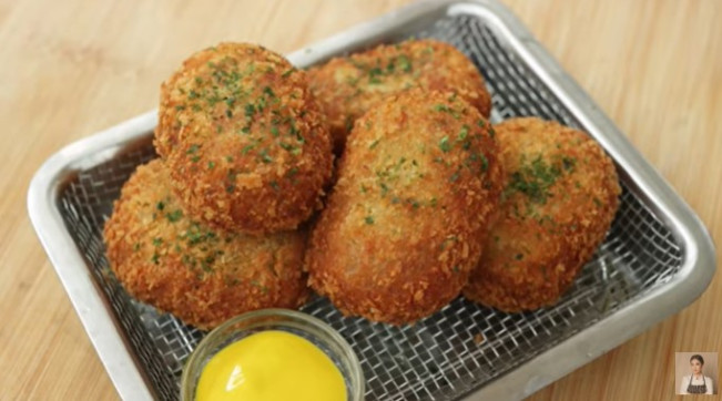 Kroket kentang kari ala Chef Devina Hermawan. (youtube)